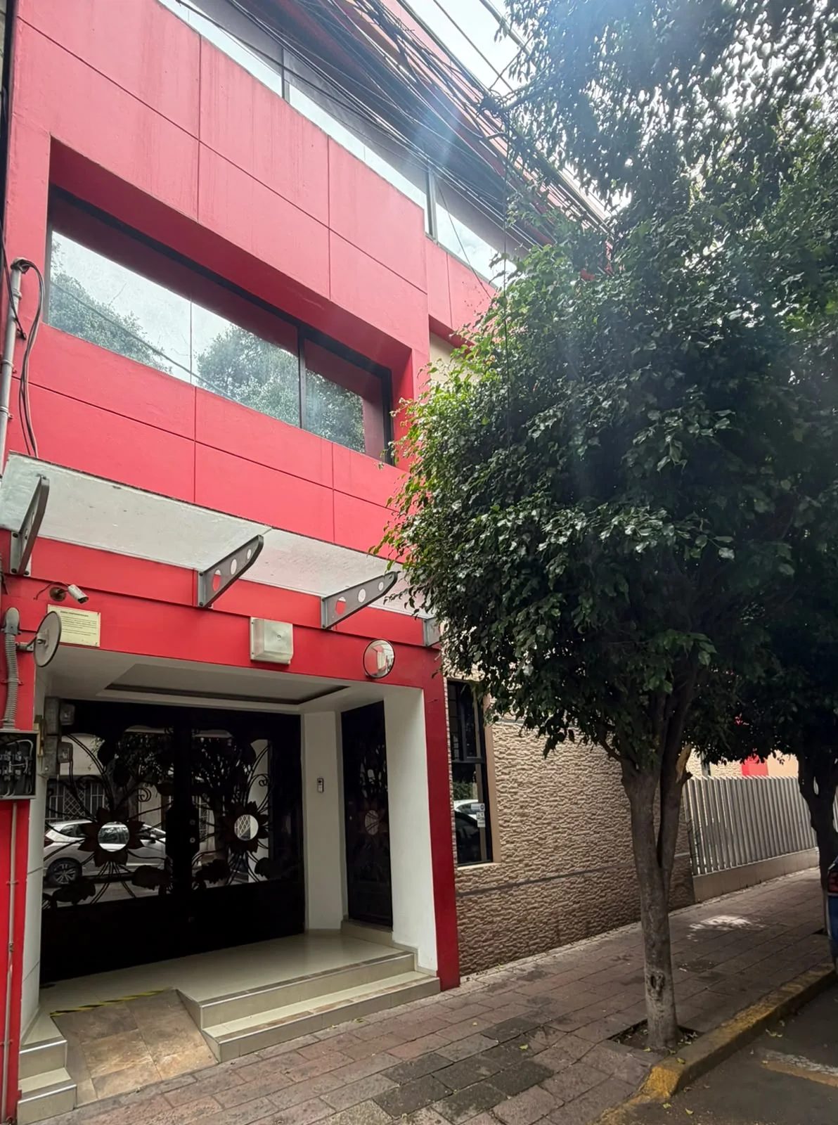 Fachada de ANZA en Eucken 19
